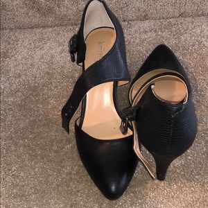 Black comfortable shoes